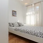 Tin Apartmán *