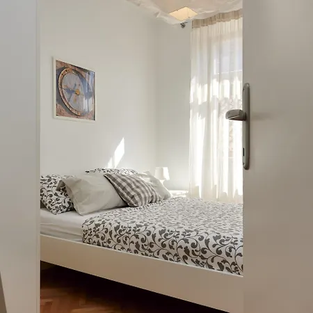 Tin Apartman *